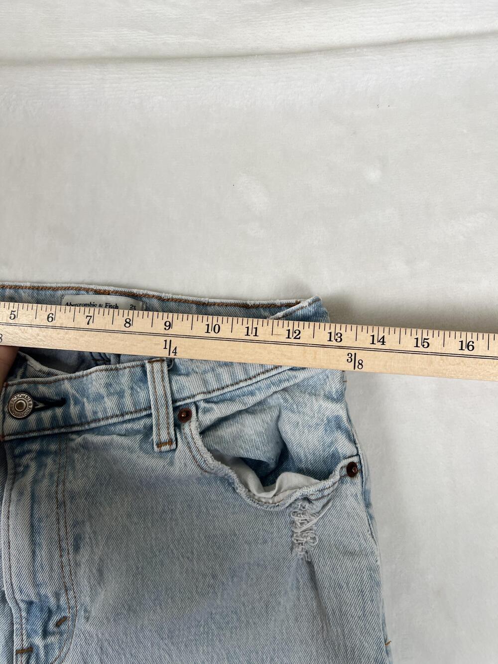 Abercrombie & Fitch 90s Relaxed Jeans Womens 26 Blue Light Wash High Rise Denim - Picture 7 of 10